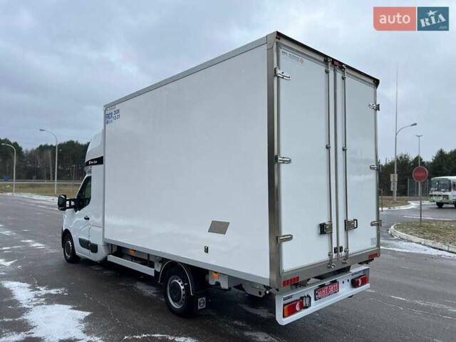 Белый Рено Мастер, объемом двигателя 2.3 л и пробегом 317 тыс. км за 25999 $, фото 5 на Automoto.ua