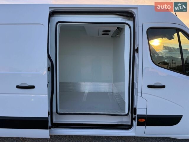 Белый Рено Мастер, объемом двигателя 2.3 л и пробегом 231 тыс. км за 29600 $, фото 23 на Automoto.ua