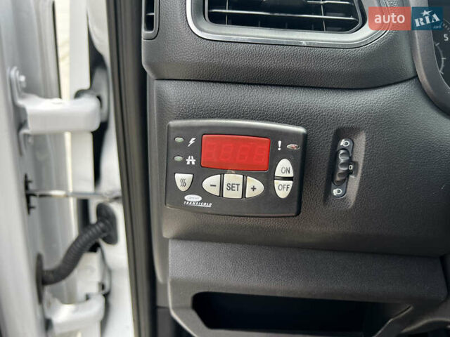 Белый Рено Мастер, объемом двигателя 2.3 л и пробегом 220 тыс. км за 22300 $, фото 36 на Automoto.ua