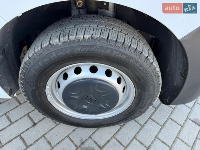 Білий Рено Мастєр, об'ємом двигуна 0 л та пробігом 231 тис. км за 22900 $, фото 71 на Automoto.ua