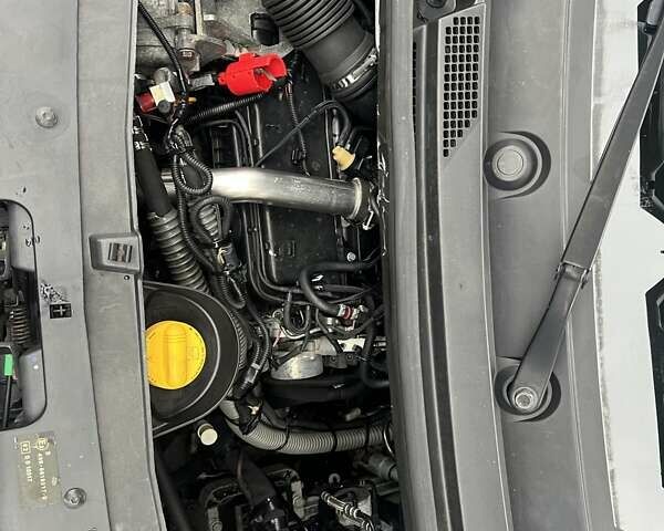 Білий Рено Мастєр, об'ємом двигуна 2.3 л та пробігом 215 тис. км за 19900 $, фото 29 на Automoto.ua