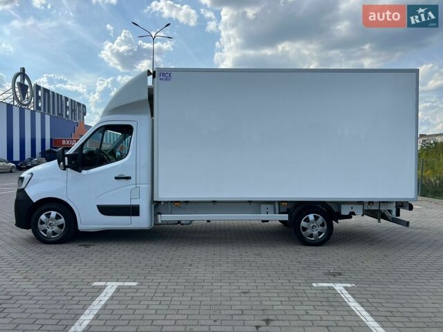 Белый Рено Мастер, объемом двигателя 2.3 л и пробегом 252 тыс. км за 26900 $, фото 4 на Automoto.ua