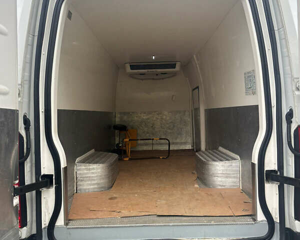 Білий Рено Мастєр, об'ємом двигуна 2.3 л та пробігом 300 тис. км за 31900 $, фото 7 на Automoto.ua