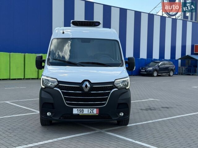 Белый Рено Мастер, объемом двигателя 2.3 л и пробегом 277 тыс. км за 23400 $, фото 1 на Automoto.ua