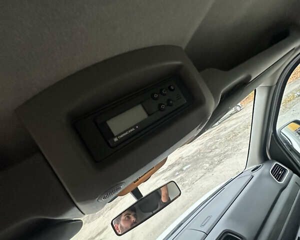 Білий Рено Мастєр, об'ємом двигуна 2.3 л та пробігом 194 тис. км за 22399 $, фото 14 на Automoto.ua