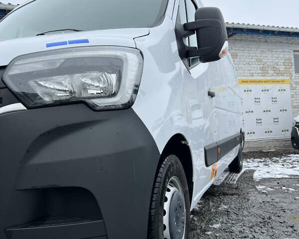 Белый Рено Мастер, объемом двигателя 0 л и пробегом 206 тыс. км за 23600 $, фото 3 на Automoto.ua