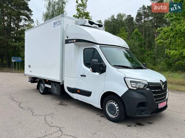 Белый Рено Мастер, объемом двигателя 2.3 л и пробегом 330 тыс. км за 26999 $, фото 4 на Automoto.ua