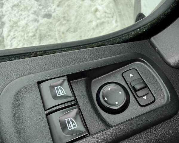 Белый Рено Мастер, объемом двигателя 2.3 л и пробегом 280 тыс. км за 27700 $, фото 41 на Automoto.ua