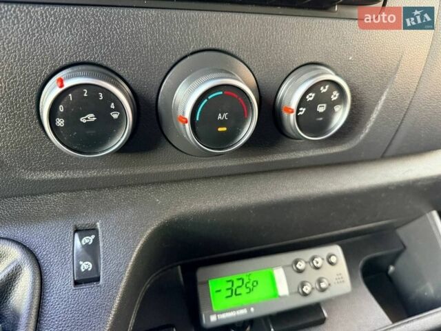 Білий Рено Мастєр, об'ємом двигуна 2.3 л та пробігом 324 тис. км за 26999 $, фото 93 на Automoto.ua