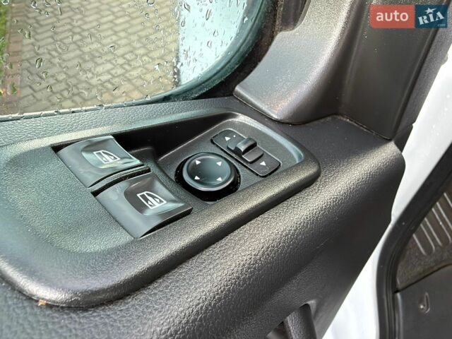 Белый Рено Мастер, объемом двигателя 2.3 л и пробегом 278 тыс. км за 25500 $, фото 84 на Automoto.ua