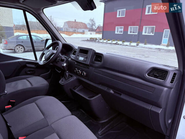 Белый Рено Мастер, объемом двигателя 2.3 л и пробегом 290 тыс. км за 22500 $, фото 17 на Automoto.ua