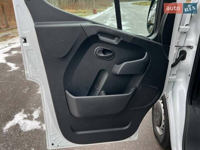 Белый Рено Мастер, объемом двигателя 2.3 л и пробегом 317 тыс. км за 25999 $, фото 50 на Automoto.ua