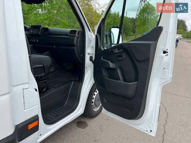 Белый Рено Мастер, объемом двигателя 2.3 л и пробегом 330 тыс. км за 26999 $, фото 63 на Automoto.ua