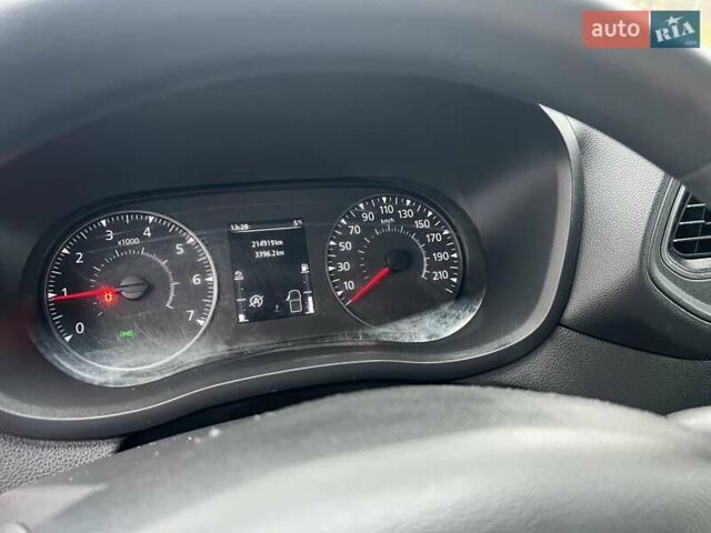 Білий Рено Мастєр, об'ємом двигуна 2.3 л та пробігом 215 тис. км за 19900 $, фото 17 на Automoto.ua