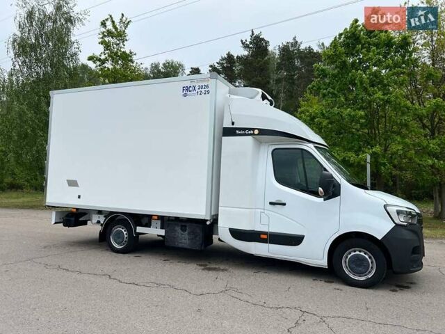 Белый Рено Мастер, объемом двигателя 2.3 л и пробегом 330 тыс. км за 26999 $, фото 10 на Automoto.ua