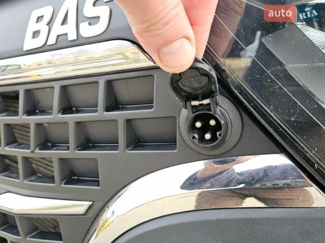 Белый Рено Мастер, объемом двигателя 2.3 л и пробегом 233 тыс. км за 25300 $, фото 3 на Automoto.ua