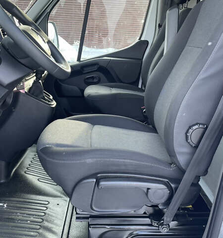 Белый Рено Мастер, объемом двигателя 2.3 л и пробегом 260 тыс. км за 28500 $, фото 13 на Automoto.ua