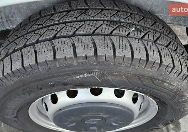 Белый Рено Мастер, объемом двигателя 2.3 л и пробегом 239 тыс. км за 24700 $, фото 13 на Automoto.ua