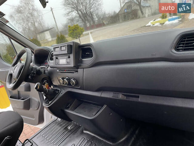 Белый Рено Мастер, объемом двигателя 2.3 л и пробегом 184 тыс. км за 29700 $, фото 54 на Automoto.ua