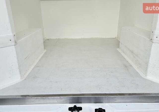 Белый Рено Мастер, объемом двигателя 2.3 л и пробегом 239 тыс. км за 24700 $, фото 42 на Automoto.ua