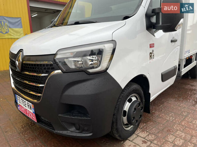 Белый Рено Мастер, объемом двигателя 2.3 л и пробегом 184 тыс. км за 29700 $, фото 13 на Automoto.ua