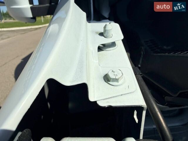 Белый Рено Мастер, объемом двигателя 2.3 л и пробегом 310 тыс. км за 27999 $, фото 65 на Automoto.ua
