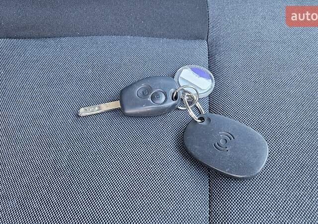 Белый Рено Мастер, объемом двигателя 2.3 л и пробегом 239 тыс. км за 24700 $, фото 33 на Automoto.ua