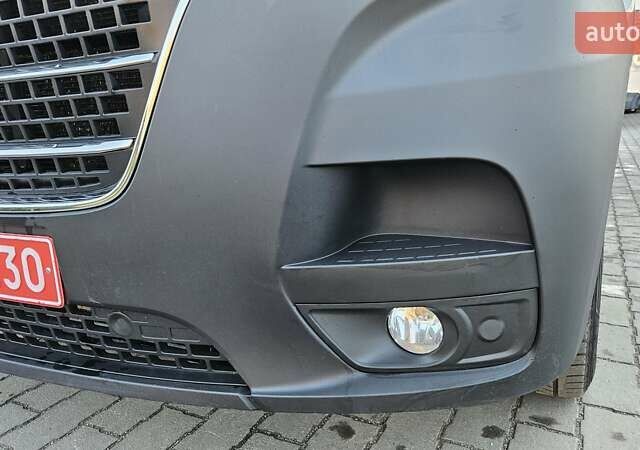 Белый Рено Мастер, объемом двигателя 2.3 л и пробегом 239 тыс. км за 24700 $, фото 11 на Automoto.ua