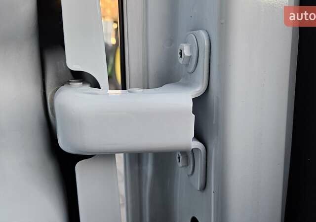 Белый Рено Мастер, объемом двигателя 2.3 л и пробегом 239 тыс. км за 24700 $, фото 32 на Automoto.ua