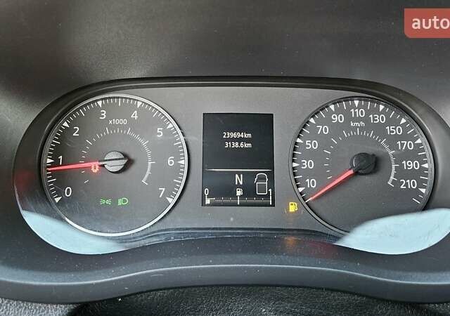 Белый Рено Мастер, объемом двигателя 2.3 л и пробегом 239 тыс. км за 24700 $, фото 21 на Automoto.ua