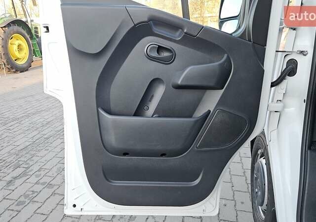 Белый Рено Мастер, объемом двигателя 2.3 л и пробегом 239 тыс. км за 24700 $, фото 17 на Automoto.ua