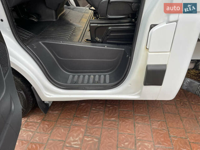 Белый Рено Мастер, объемом двигателя 2.3 л и пробегом 184 тыс. км за 29700 $, фото 43 на Automoto.ua