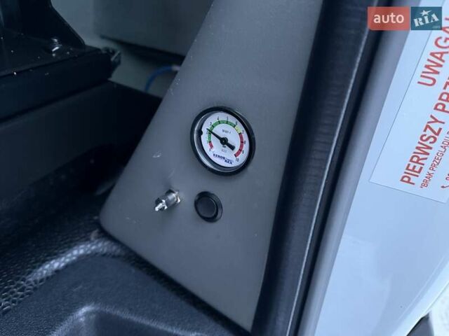 Белый Рено Мастер, объемом двигателя 2.3 л и пробегом 297 тыс. км за 25900 $, фото 48 на Automoto.ua