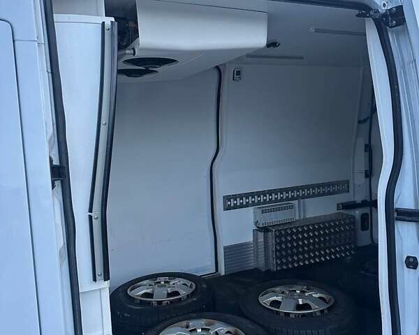 Белый Рено Мастер, объемом двигателя 2.3 л и пробегом 155 тыс. км за 27500 $, фото 7 на Automoto.ua