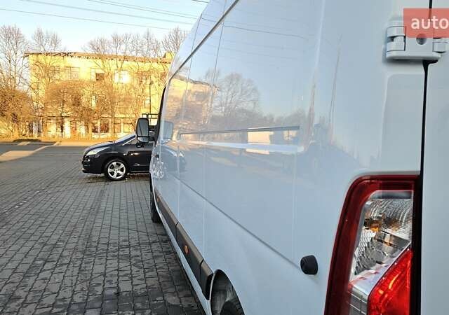 Белый Рено Мастер, объемом двигателя 2.3 л и пробегом 239 тыс. км за 24700 $, фото 5 на Automoto.ua