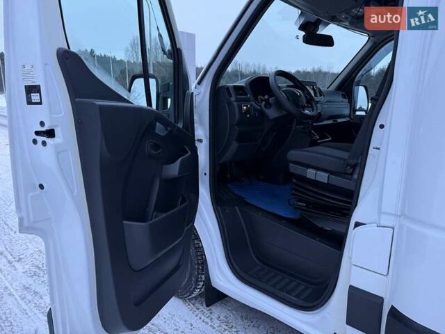 Белый Рено Мастер, объемом двигателя 2.3 л и пробегом 297 тыс. км за 25900 $, фото 46 на Automoto.ua