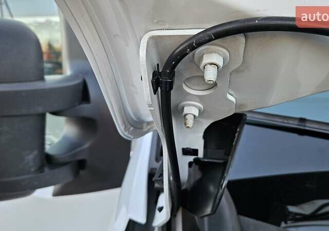 Белый Рено Мастер, объемом двигателя 2.3 л и пробегом 239 тыс. км за 24700 $, фото 50 на Automoto.ua