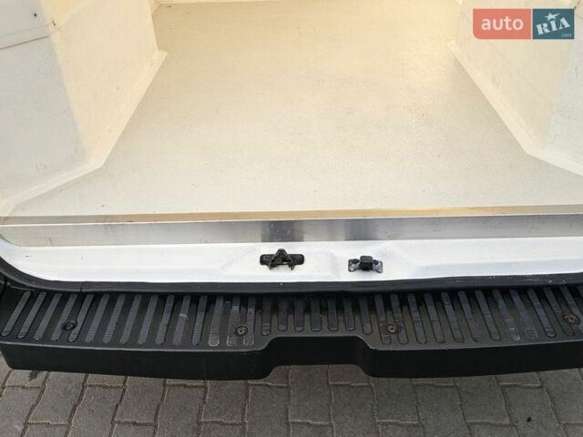 Белый Рено Мастер, объемом двигателя 2.3 л и пробегом 233 тыс. км за 25300 $, фото 26 на Automoto.ua