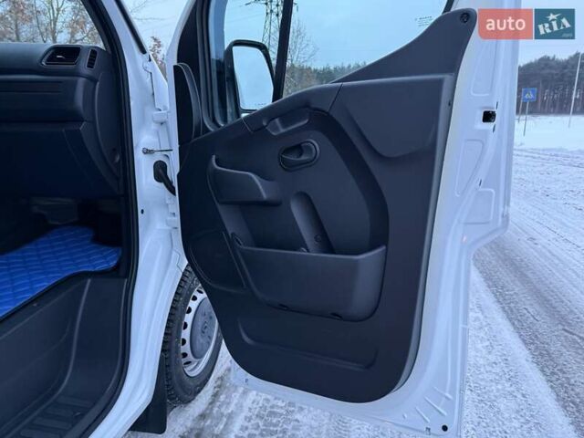 Белый Рено Мастер, объемом двигателя 2.3 л и пробегом 297 тыс. км за 25900 $, фото 57 на Automoto.ua