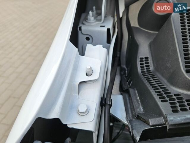 Белый Рено Мастер, объемом двигателя 2.3 л и пробегом 233 тыс. км за 25300 $, фото 60 на Automoto.ua