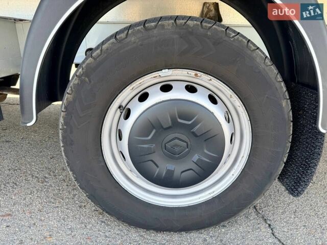 Белый Рено Мастер, объемом двигателя 2.3 л и пробегом 310 тыс. км за 27999 $, фото 34 на Automoto.ua