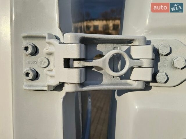 Белый Рено Мастер, объемом двигателя 2.3 л и пробегом 233 тыс. км за 25300 $, фото 24 на Automoto.ua