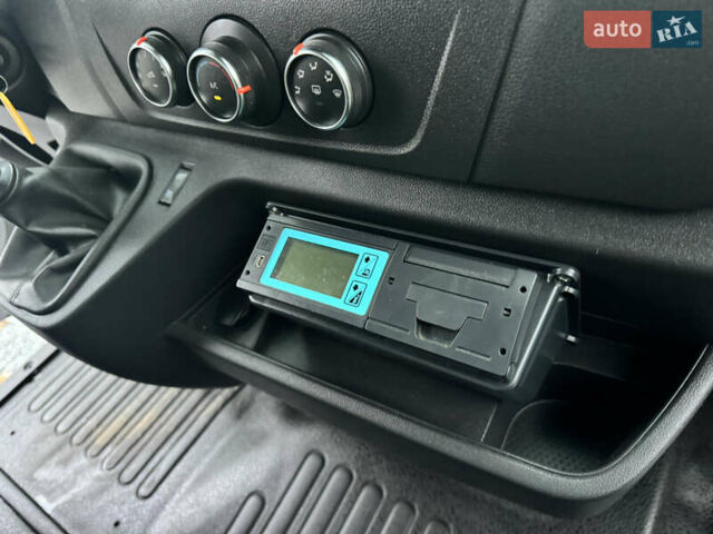 Белый Рено Мастер, объемом двигателя 2.3 л и пробегом 165 тыс. км за 24900 $, фото 34 на Automoto.ua