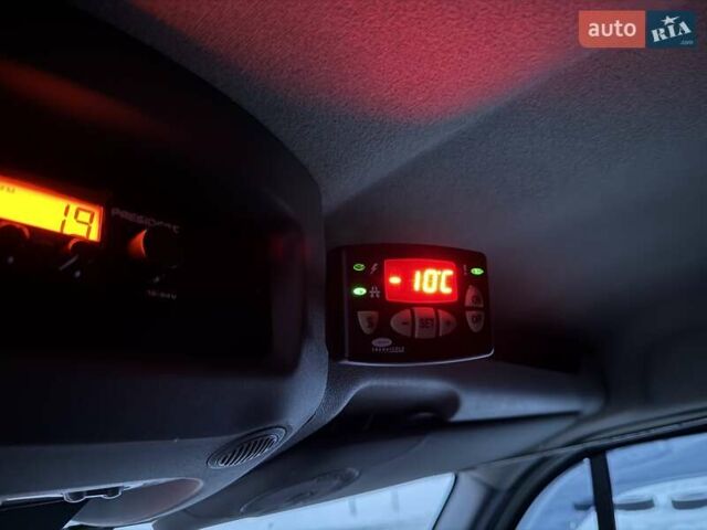 Белый Рено Мастер, объемом двигателя 2.3 л и пробегом 297 тыс. км за 25900 $, фото 75 на Automoto.ua