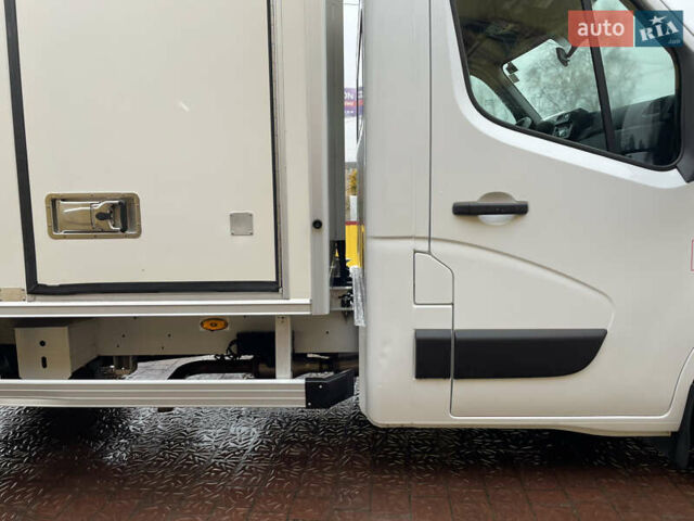 Белый Рено Мастер, объемом двигателя 2.3 л и пробегом 184 тыс. км за 29700 $, фото 18 на Automoto.ua