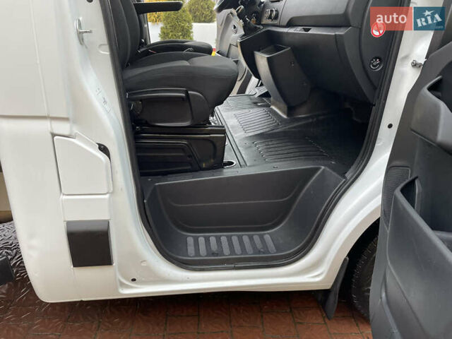 Белый Рено Мастер, объемом двигателя 2.3 л и пробегом 184 тыс. км за 29700 $, фото 50 на Automoto.ua