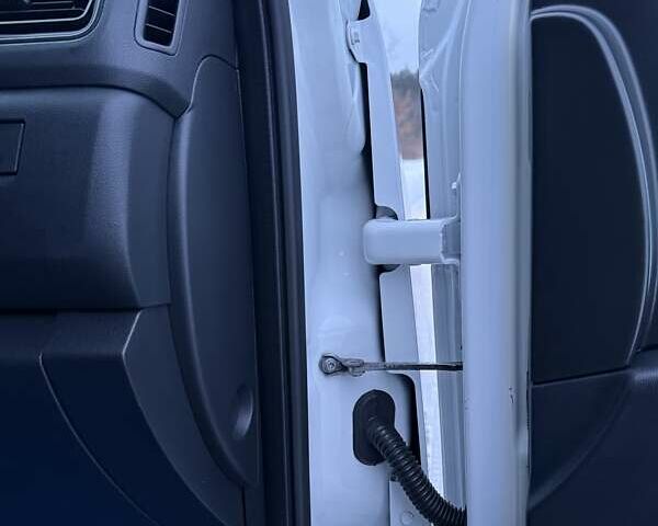 Белый Рено Мастер, объемом двигателя 2.3 л и пробегом 297 тыс. км за 25900 $, фото 58 на Automoto.ua