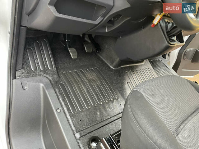 Белый Рено Мастер, объемом двигателя 2.3 л и пробегом 184 тыс. км за 29700 $, фото 46 на Automoto.ua