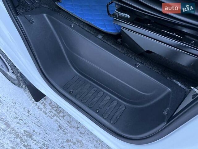 Белый Рено Мастер, объемом двигателя 2.3 л и пробегом 297 тыс. км за 25900 $, фото 44 на Automoto.ua