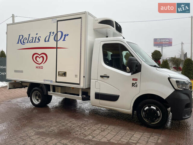 Белый Рено Мастер, объемом двигателя 2.3 л и пробегом 184 тыс. км за 29700 $, фото 3 на Automoto.ua